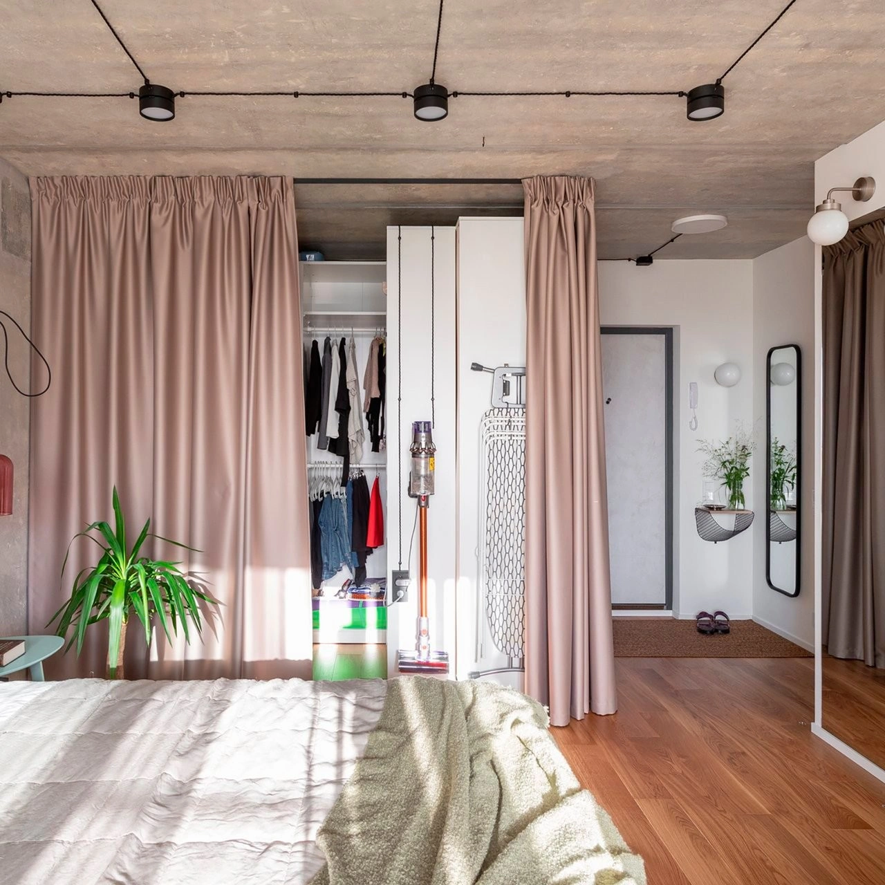 Как обустроить кладовку в квартире своими руками